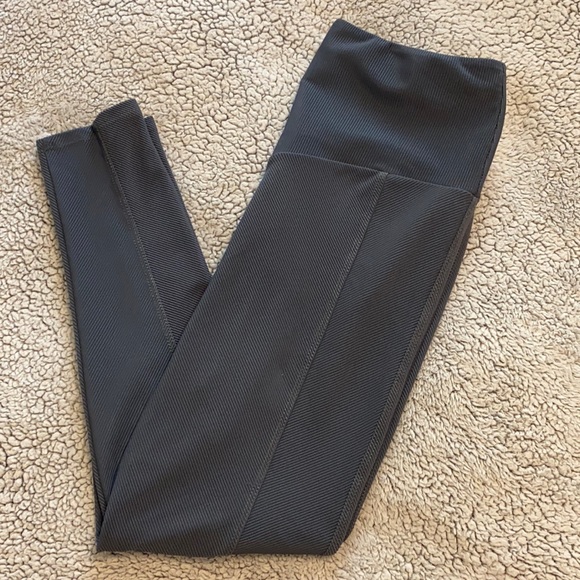 Onzie | Sweetheart Rib High Rise Legging Slate Grey - Picture 5 of 10